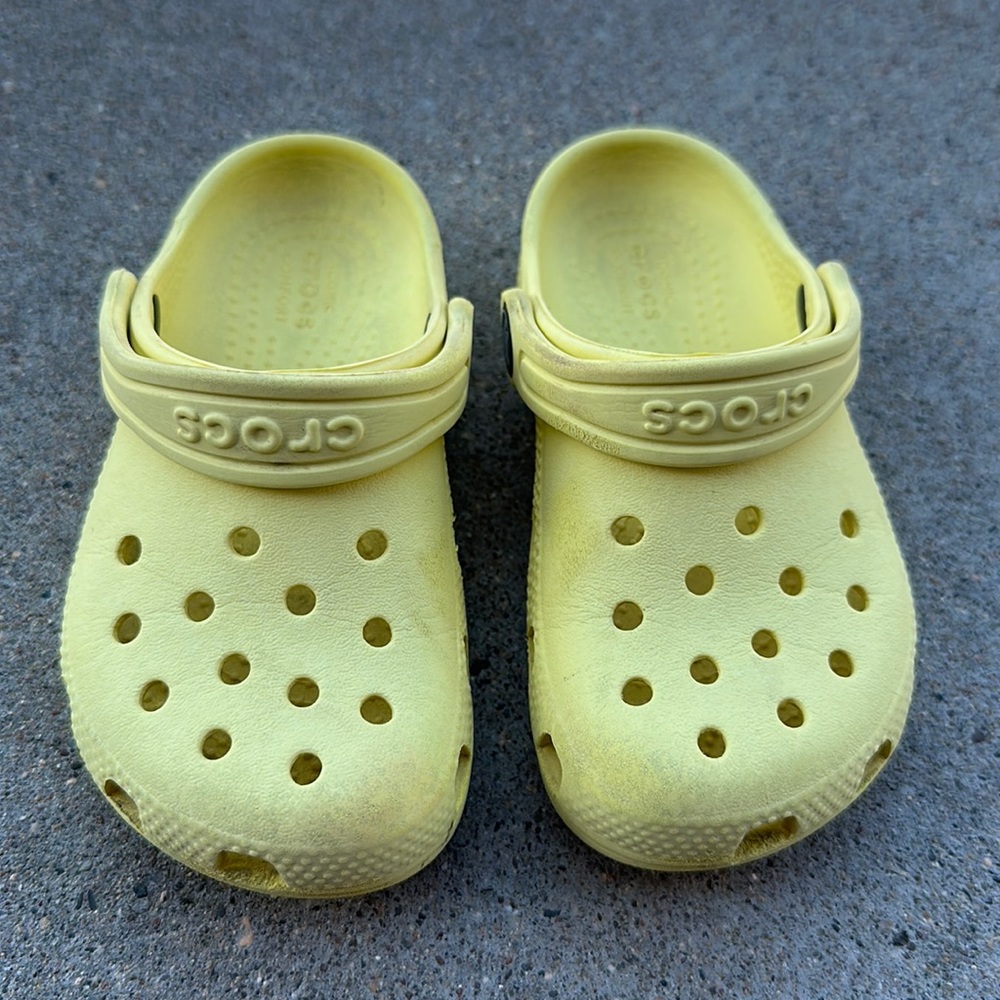 Kids Crocs Classic Clogs Size 9 Yellow